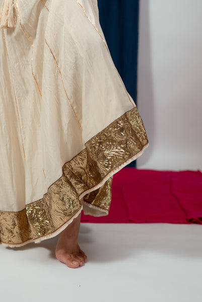 Saphed Lehenga Set